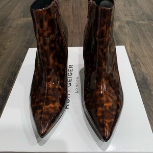 Kurt Geiger Daxon Snake Print Boots Sz 7.5